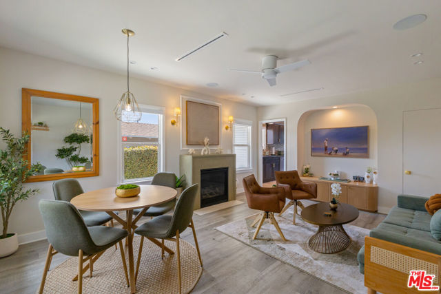 725 N Harvard Boulevard, Los Angeles CA: https://media.crmls.org/mediaz/a142bf2b-59fa-46f3-8faf-ca004b7fab4b.jpg