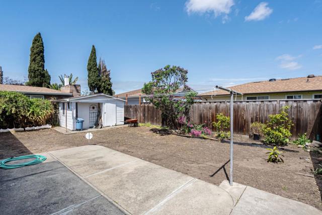 2347 Bennington Lane, Hayward CA: https://media.crmls.org/mediaz/a143370d-8ed7-40a4-9f91-44ee51e869e4.jpg