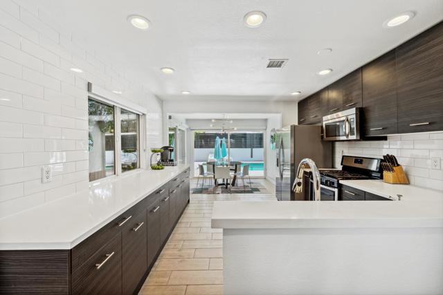 74135 Candlewood Street, Palm Desert CA: https://media.crmls.org/mediaz/a1433b9c-0ca7-4b7a-9dcb-8b9a480ed699.jpg