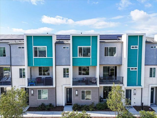 1993 Strata, Chula Vista CA: https://media.crmls.org/mediaz/a143aa58-4eec-4413-b5e4-d67363eb02c4.jpg