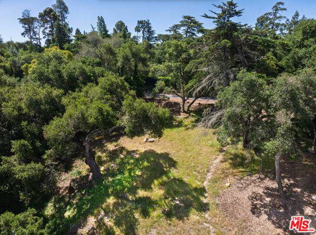1208 Las Alturas Road, Santa Barbara CA: https://media.crmls.org/mediaz/a143f54f-8b02-474d-929a-91a3bf5625b6.jpg
