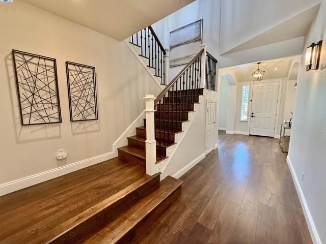 1164 Lexington Way, Livermore CA: https://media.crmls.org/mediaz/a143f687-a3bd-4c58-a67f-8da5820b8025.jpg