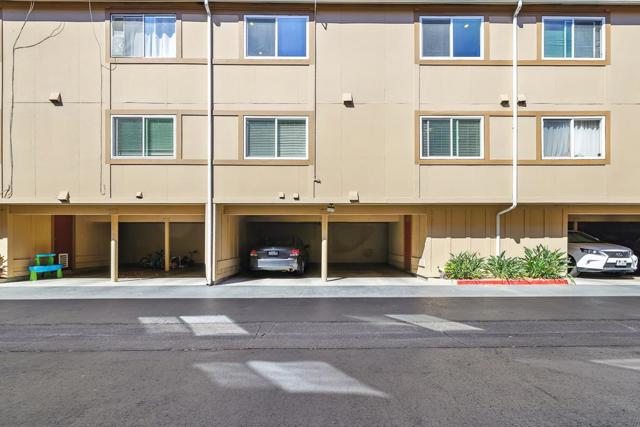 2452 W Bayshore Road, Palo Alto CA: https://media.crmls.org/mediaz/a144398c-6bf8-4e94-9ef2-0f9733b66b16.jpg
