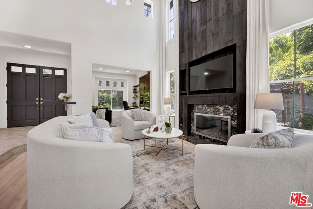 23473 Palm Drive, Calabasas CA: https://media.crmls.org/mediaz/a144dc6c-6293-4835-acb5-9b5066b984c0.jpg