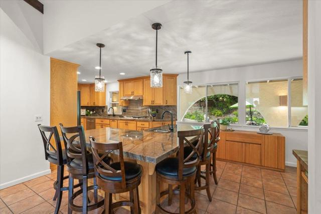 8103 Crestview Court, Gilroy CA: https://media.crmls.org/mediaz/a144eeb6-3a08-4092-8085-01df467380a5.jpg