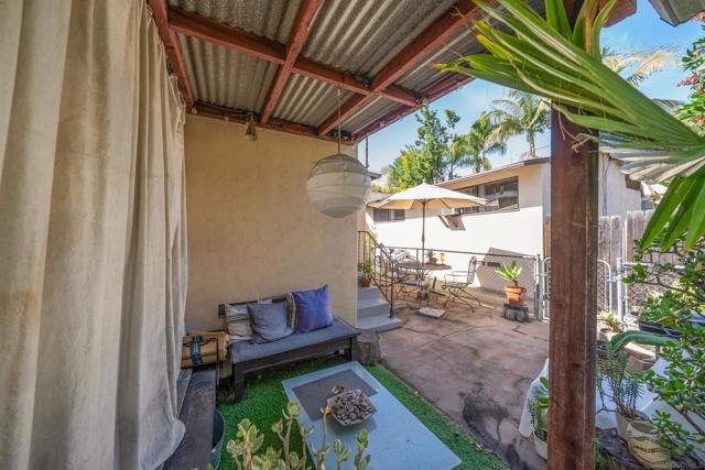 2609 2611 Montclair St, San Diego CA: https://media.crmls.org/mediaz/a144f644-954b-47c8-96fd-3ef75fa3a242.jpg