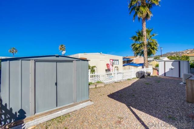 450 E Bradley Ave, El Cajon CA: https://media.crmls.org/mediaz/a1462ef0-d5aa-4cd4-8365-b9a972de7005.jpg