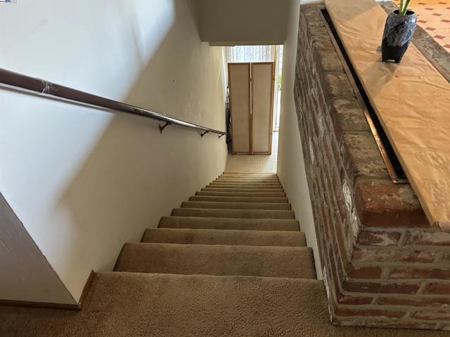 18393 Pepper St, Castro Valley CA: https://media.crmls.org/mediaz/a1469a4b-1594-451a-9343-e2be9d6490fe.jpg