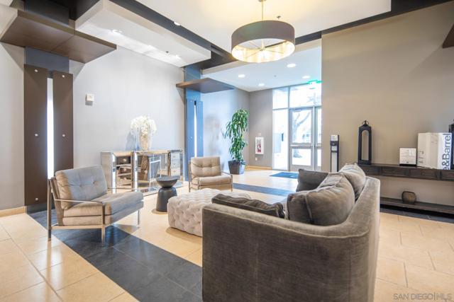206 Park Blvd, San Diego CA: https://media.crmls.org/mediaz/a1470057-beab-4268-8108-c6d0ae4eff70.jpg