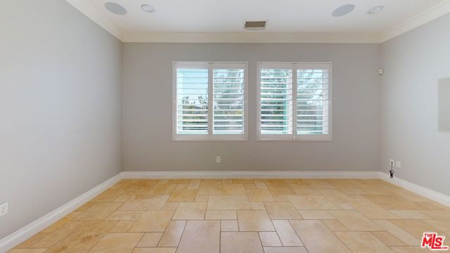 19320 Carranza Lane, Santa Clarita CA: https://media.crmls.org/mediaz/a148bd0e-d5d5-4a2e-aeee-3c3d19df0c8e.jpg