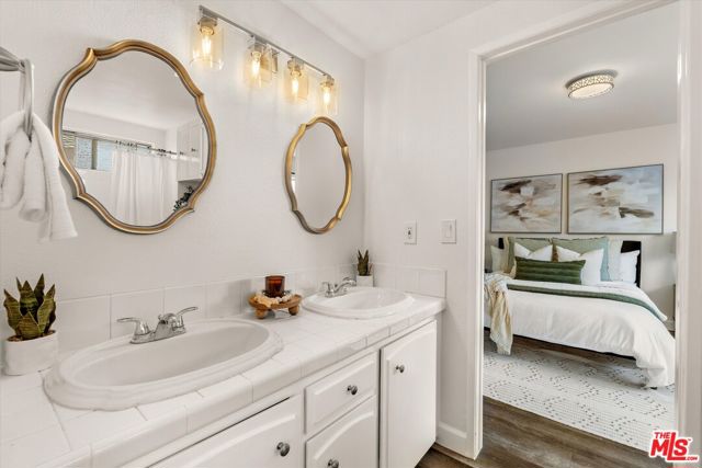 19714 Galway Avenue, Carson CA: https://media.crmls.org/mediaz/a149456f-0876-4ff4-ac81-5c9696730b13.jpg