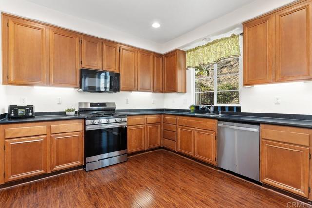 Detail Gallery Image 15 of 57 For 564 via Del Caballo, San Marcos,  CA 92078 - 4 Beds | 3 Baths