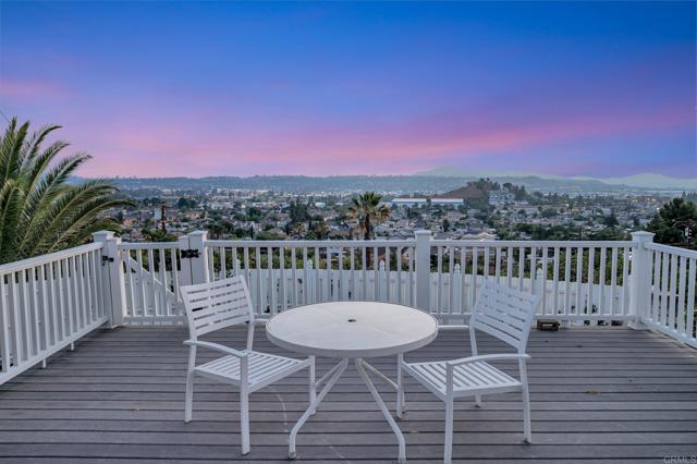 1106 Dawnridge Avenue, El Cajon CA: https://media.crmls.org/mediaz/a14a82cb-e9a6-4c3f-b263-e243f1322a74.jpg