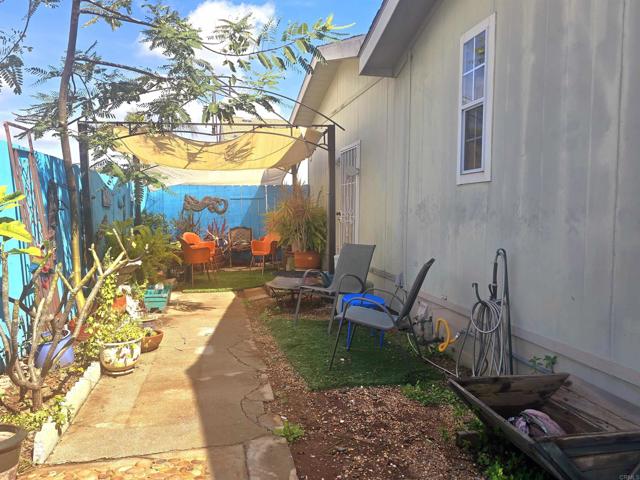 450 E Bradley Avenue, El Cajon CA: https://media.crmls.org/mediaz/a14ad754-d689-498f-8a81-2ce8f6de13f3.jpg