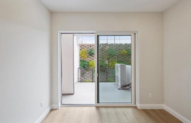 2449 Willow Way, San Mateo CA: https://media.crmls.org/mediaz/a14bca99-8366-4584-a6c6-c4af1eb0fbe6.jpg