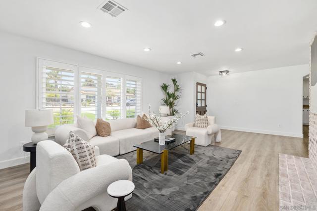 17268 Bernardo Oaks Dr, San Diego CA: https://media.crmls.org/mediaz/a14c1379-518b-49a2-8a92-a7333a82b75b.jpg