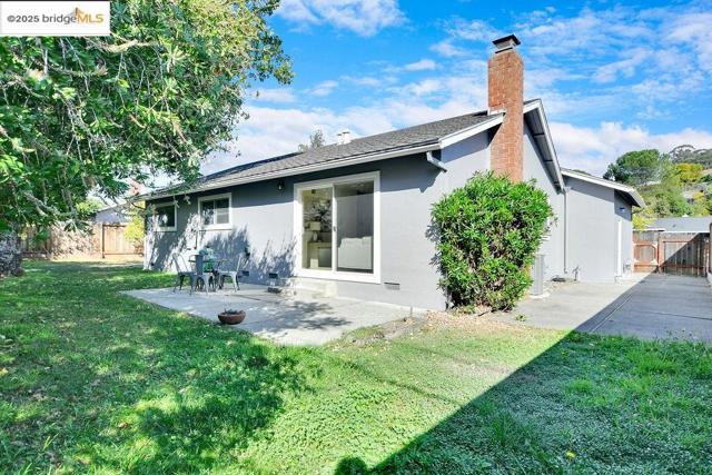 2449 Center Rd, Novato CA: https://media.crmls.org/mediaz/a14c18d9-1212-4baf-8941-0654bda4cb18.jpg