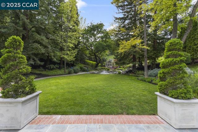 32 Kensington Ct, Alamo CA: https://media.crmls.org/mediaz/a14cf31a-9d64-4389-8091-82796609da6f.jpg