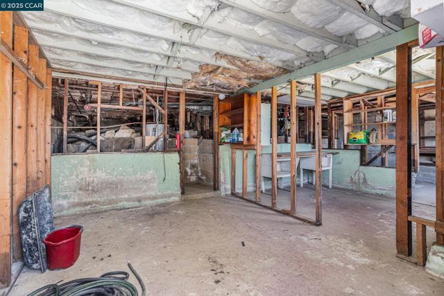 18367 Apricot Way, Castro Valley CA: https://media.crmls.org/mediaz/a14d0eb0-00cf-458b-81d5-247d8760ea46.jpg