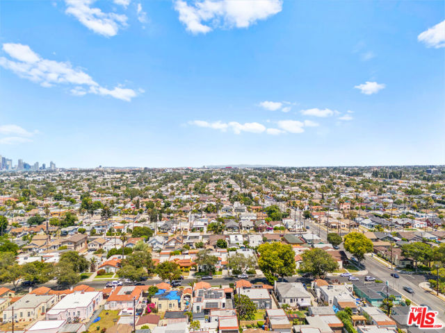 3871 Roxton Avenue, Los Angeles CA: https://media.crmls.org/mediaz/a14d3f4b-2842-4ac1-a764-8a6c09268885.jpg