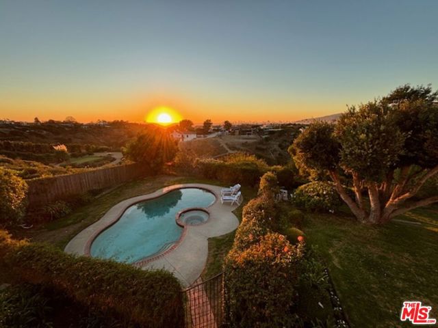 6855 Dume Drive, Malibu CA: https://media.crmls.org/mediaz/a14d4c9e-afcf-43a8-9792-82aafdae8c50.jpg