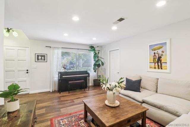 3069 Plaza Natalia, Bonita CA: https://media.crmls.org/mediaz/a14d55bc-827a-4041-966f-cb4bbfcf898e.jpg