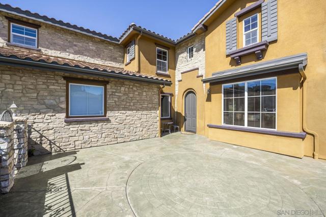 5545 Nanday Ct, Oceanside CA: https://media.crmls.org/mediaz/a14e5c0e-8d4d-4d80-8e11-f8903a31d8e5.jpg