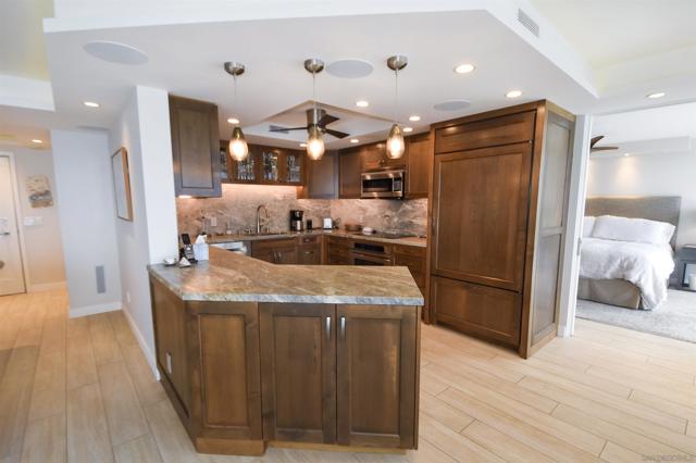1760 Avenida Del Mundo, Coronado CA: https://media.crmls.org/mediaz/a14ee47b-12c4-4d57-84f5-646ee4068773.jpg