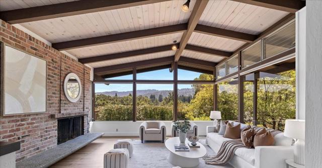 15 Naranja Way, Portola Valley CA: https://media.crmls.org/mediaz/a14f28ef-4119-4e6e-949f-3546d6f26135.jpg