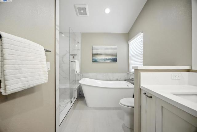3841 Kamp Dr, Pleasanton CA: https://media.crmls.org/mediaz/a14f3603-21c6-4620-896e-b51c8e9a44fd.jpg