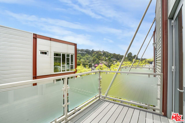 3450 Cahuenga Boulevard, Los Angeles CA: https://media.crmls.org/mediaz/a14f45c9-2982-4454-89b0-78a782dd6264.jpg