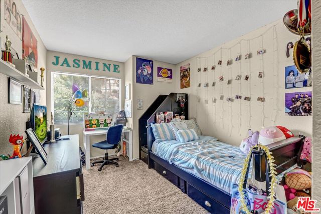 27632 Kevin Place, Santa Clarita CA: https://media.crmls.org/mediaz/a14f8d2c-5f1d-43c5-af5e-51f2b70e50e2.jpg