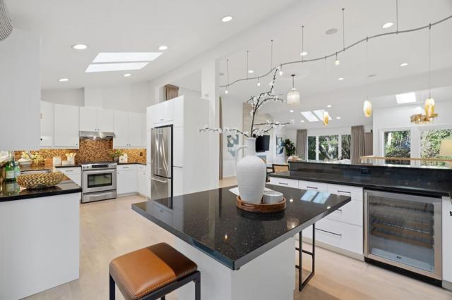 215 Vista De Sierra, Los Gatos CA: https://media.crmls.org/mediaz/a14fb520-85b8-468f-9461-54683b7eba22.jpg
