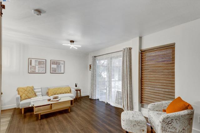 1771 Broadway Street, Concord CA: https://media.crmls.org/mediaz/a150c10d-1f07-4c4c-8659-4425520247dd.jpg