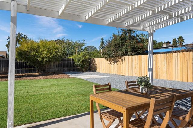 4824 Siesta Drive, Oceanside CA: https://media.crmls.org/mediaz/a150d0a1-9d95-4366-922b-2c85d2db33e2.jpg