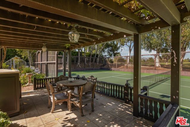 570 S Mapleton Drive, Los Angeles CA: https://media.crmls.org/mediaz/a1519cd8-a38a-4461-889b-e36ef7a334db.jpg