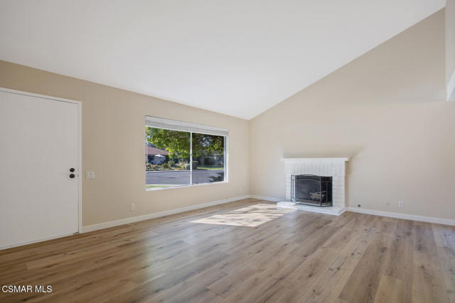 1368 Sheffield Place, Thousand Oaks CA: https://media.crmls.org/mediaz/a15215a6-6730-4545-a929-60a80b24902f.jpg
