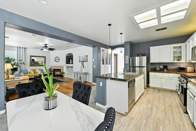 4111 Windsong Street, Sacramento CA: https://media.crmls.org/mediaz/a1532a0e-d38f-4fca-b43c-99621ce40855.jpg