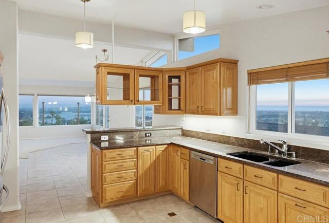 Detail Gallery Image 29 of 70 For 3539 Mount Laurence Dr, San Diego,  CA 92117 - 4 Beds | 3 Baths