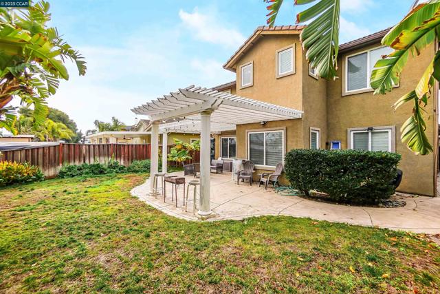 115 Montevino Ct, Oakley CA: https://media.crmls.org/mediaz/a154143b-aff6-42e5-aaa5-92155754be59.jpg