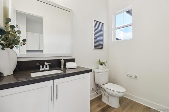 29527 Viking View Ln, Valley Center CA: https://media.crmls.org/mediaz/a154290c-c9ed-4270-a7cb-8557be1c81e4.jpg