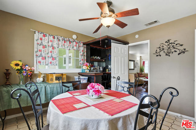 764 Lashburn Street, Sylmar CA: https://media.crmls.org/mediaz/a154298b-d0ee-4dcc-a64a-f5479bef11bf.jpg