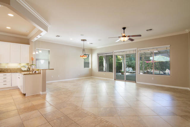 40421 Calle Santa Anita, Indio CA: https://media.crmls.org/mediaz/a15463ac-bb39-42a6-bbb5-2ac946e2d636.jpg