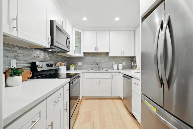 181 Ada Avenue, Mountain View CA: https://media.crmls.org/mediaz/a1551b63-1a3d-4069-b938-5d9ca067d8d5.jpg