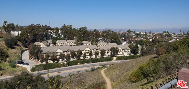4600 Don Lorenzo Drive, Los Angeles CA: https://media.crmls.org/mediaz/a1572008-f695-4acb-a055-f84eff23018a.jpg