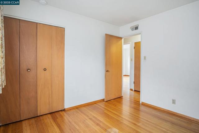 520 Celia St, Hayward CA: https://media.crmls.org/mediaz/a15744f6-3a2f-48ef-a2e2-6787d01a9ff6.jpg