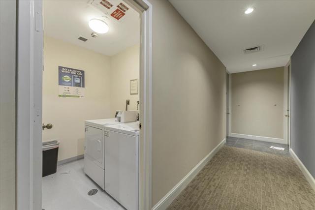 565 Bellevue Avenue, Oakland CA: https://media.crmls.org/mediaz/a15750cc-d75c-4130-994f-a3f09104b9a9.jpg