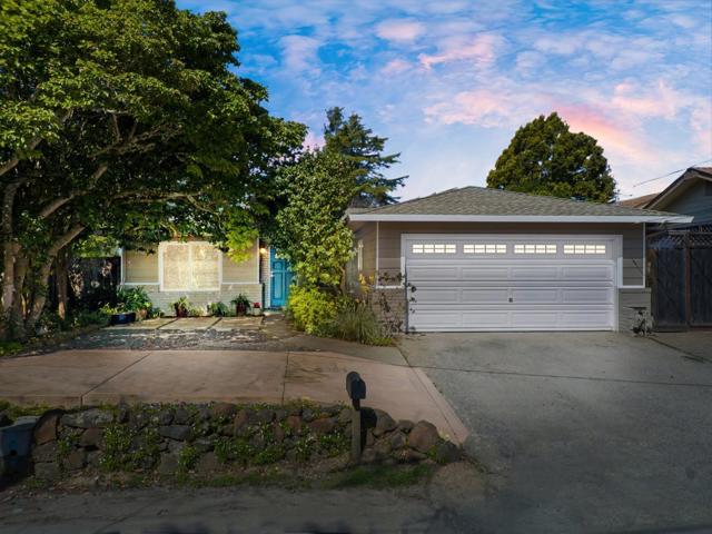 2975 Mattison Lane, Santa Cruz CA: https://media.crmls.org/mediaz/a15798ae-8fb2-4842-a722-49cf2c2e21dd.jpg