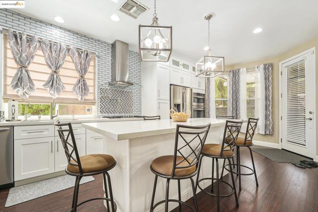 2532 Crystal Way, Antioch CA: https://media.crmls.org/mediaz/a158af2f-a0c6-4d61-9493-c7bbfff0a712.jpg