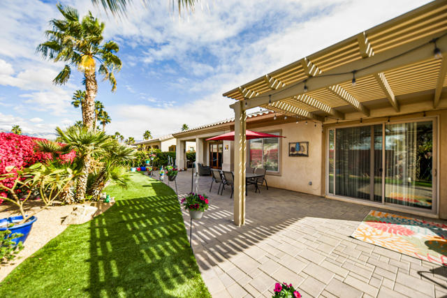 40973 Corte La Fonda, Indio CA: https://media.crmls.org/mediaz/a158e7f5-f2b2-45fd-bf26-583bb4740240.jpg